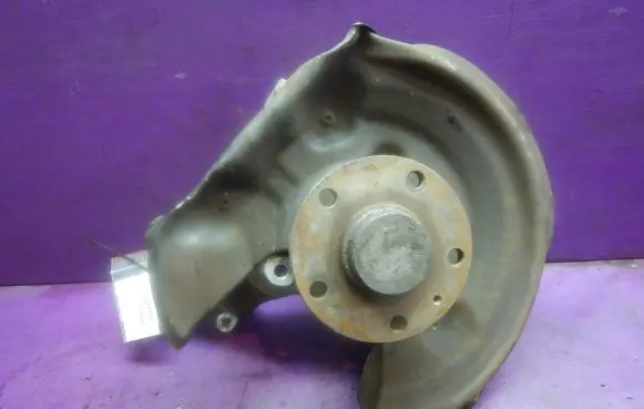 Rear wheel hub spindle/knuckle