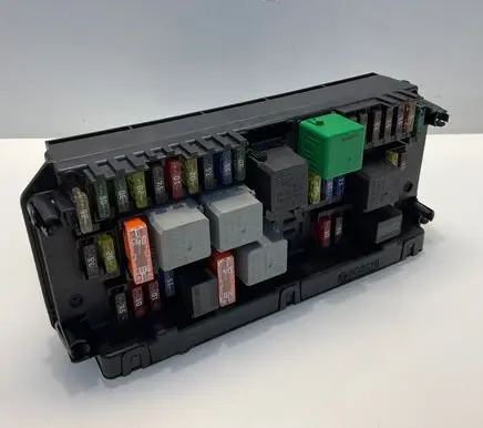 Mercedes-Benz E W212 Fuse module A2129007104 A2125452501 A2129024002