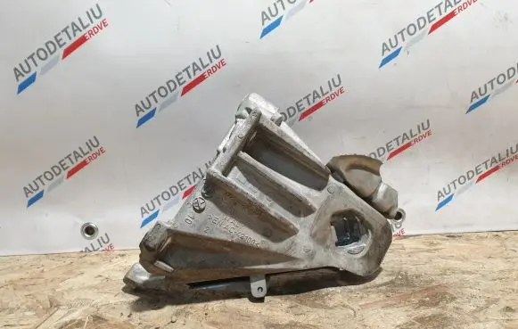 BMW X5 E70 Engine mounting bracket 6790022