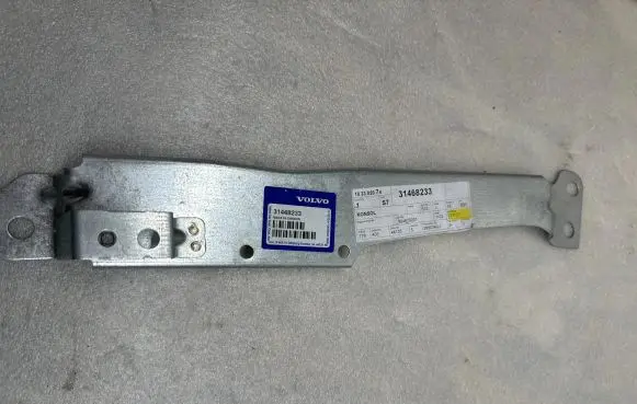 Volvo V60 Fender mounting bracket 31468233