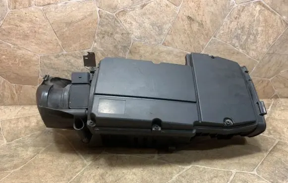 Mercedes-Benz SLK R171 Air filter box A2710900901