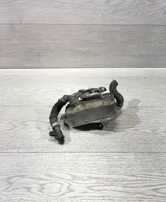 BMW 3 E90 E91 Engine oil radiator 7536929 3268471 81516899