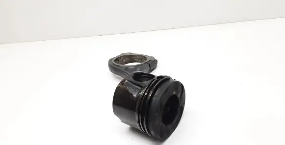 Mercedes-Benz ML W164 Piston with connecting rod