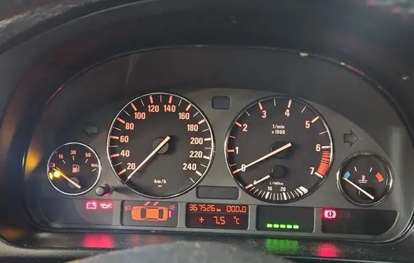 BMW 5 E39 Speedometer (instrument cluster) 8375669 IMPRK1582894