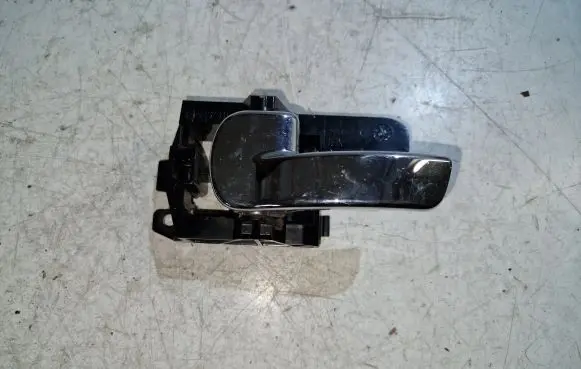 Nissan Qashqai Front door interior handle 80671