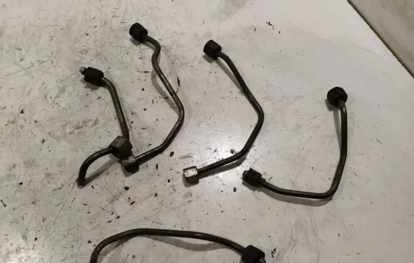 Peugeot Partner Fuel injector supply line/pipe 