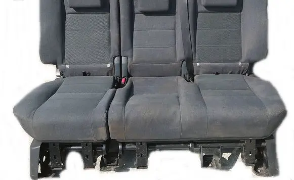 Land Rover Discovery 3 - LR3 Second row seats 