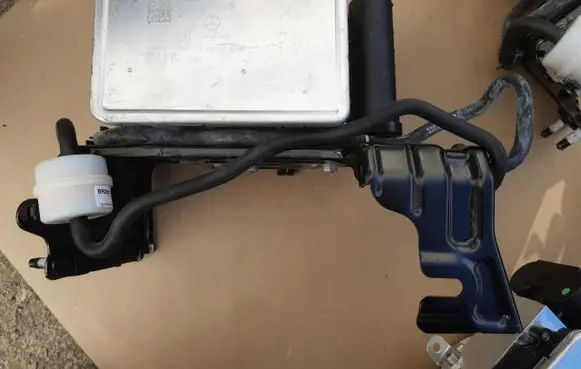 Mercedes-Benz C W206 Air suspension compressor/pump A2063208504