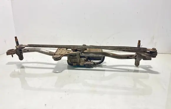 Volvo V70 Front wiper linkage and motor 30796358