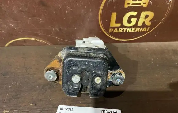 Loading door lock