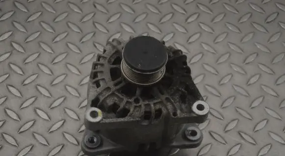 Peugeot 208 Generator/alternator 9670899580