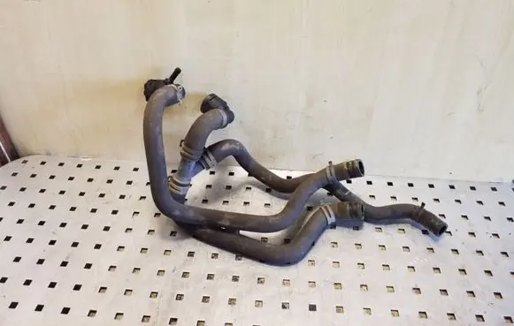 Volkswagen Golf Plus Engine coolant pipe/hose