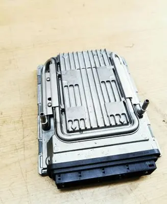BMW 7 F01 F02 F03 F04 Engine control unit/module 7604075