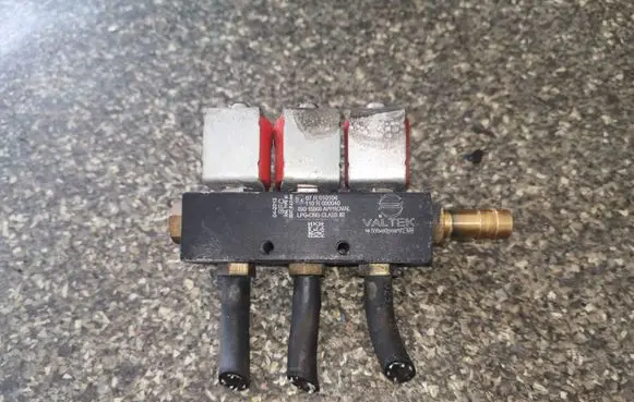 Audi A6 S6 C6 4F LP gas injector 67R010104 110R000040