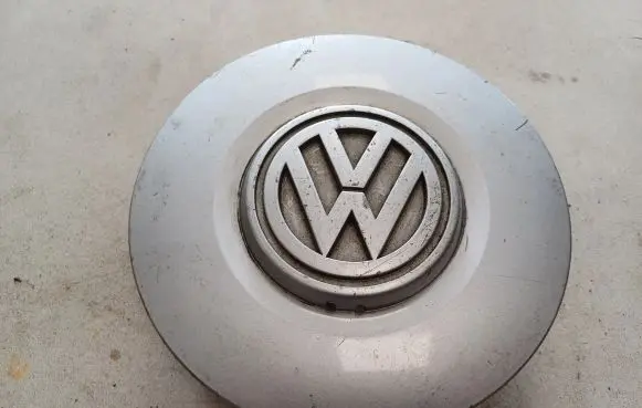 Volkswagen Golf III Original wheel cap 1H0601149C