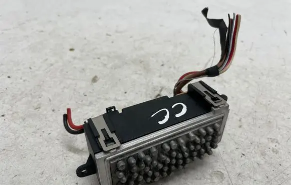 Volkswagen PASSAT CC Heater blower fan relay 3C0907521E