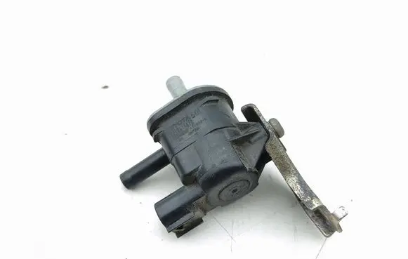 Lexus CT 200H Vacuum valve 9091012276 1362007010 111034