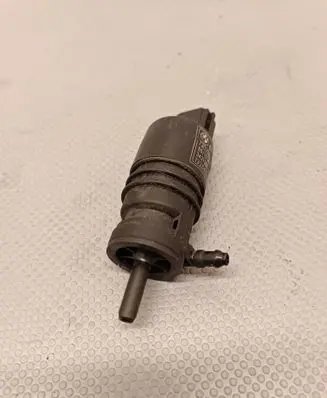 BMW X1 E84 Windscreen/windshield washer pump 7302589 3437380 13264011