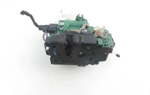 Volkswagen Polo IV 9N3 Front door lock 3B1837016