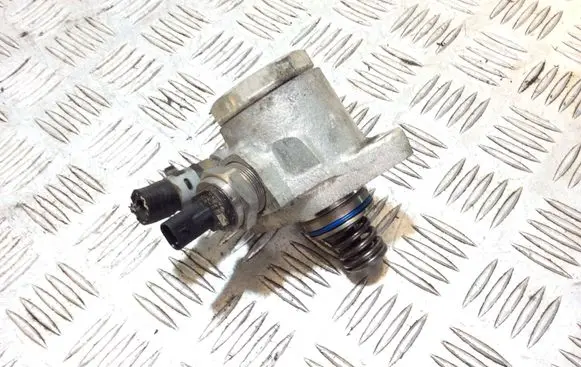 Audi A3 S3 8V Fuel injection high pressure pump 04E127026H