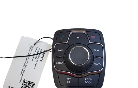 Head unit multimedia control