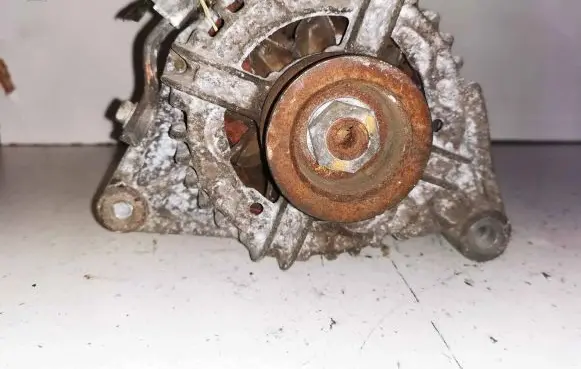 Toyota Avensis T220 Generator/alternator 270600D030B 0124315024