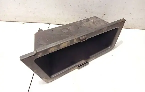 Glove box