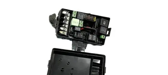 Volkswagen PASSAT B8 Fuse box set 5Q0907361B 34395 5Q0937132B