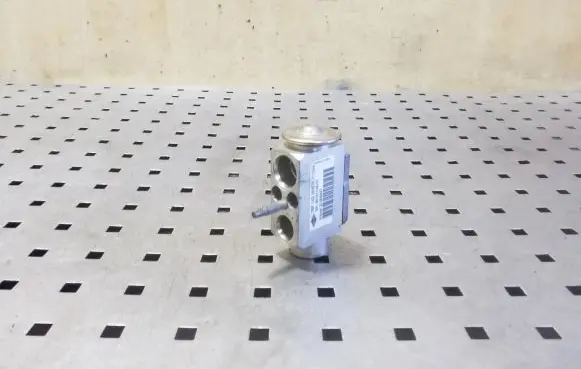 Air conditioning (A/C) expansion valve