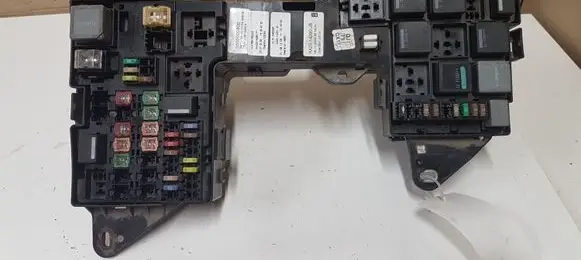 Jaguar XF X250 Fuse module 5605002800 AX2314290JB 7154725930