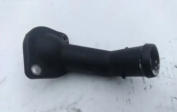 Volkswagen Golf V Engine coolant pipe/hose 06A121121C