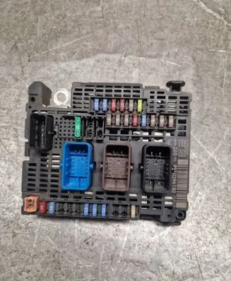 Peugeot 3008 II BSM Control unit 9810296180