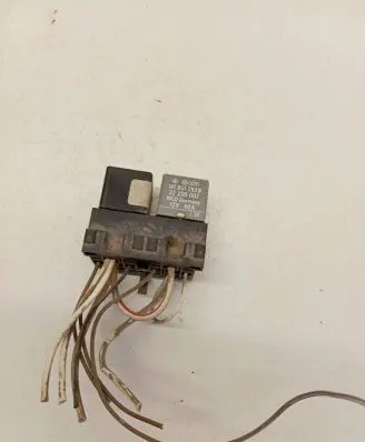 Volkswagen Transporter - Caravelle T4 Other relay 141951253B 22200007