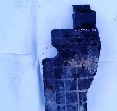Windshield washer fluid reservoir/tank