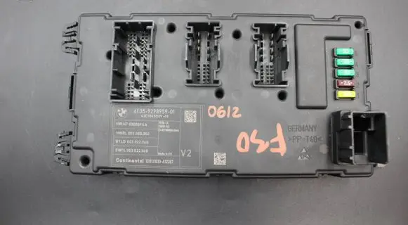 BMW 3 F30 F35 F31 Comfort/convenience module 9298959 003000002 00000F4A