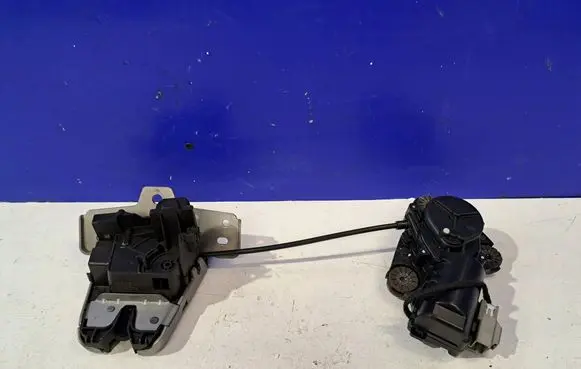 Polestar 2 Tailgate/trunk/boot lock/catch/latch 32149884