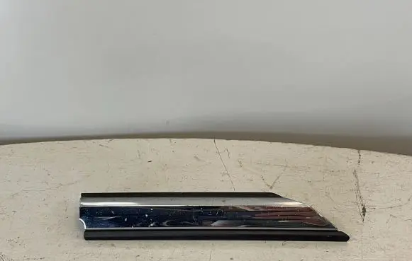 Volvo XC70 Front bumper upper radiator grill 31283908 31294503