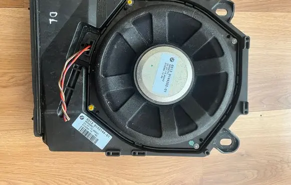 BMW X1 E84 Subwoofer speaker 65139144202 9144202 65139143144