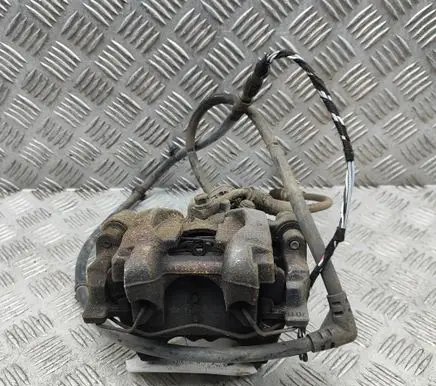 Volkswagen PASSAT B8 Rear brake caliper 3Q0615423