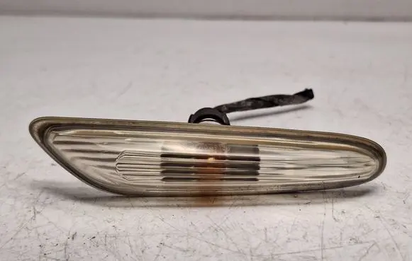 BMW 5 E60 E61 Front fender indicator light 7165741 63137165741 63136923919