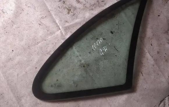Citroen Xsara Picasso Rear side window as2