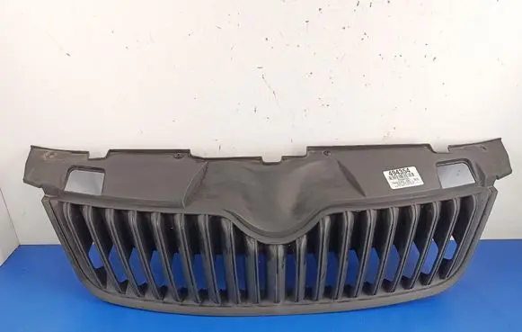 Skoda Fabia Mk2 (5J) Front grill 5J0853668B