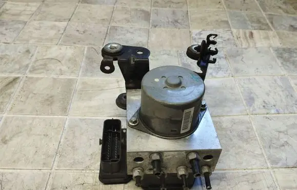 Ford Mondeo MK IV ABS Pump 7G912C405AB 54084922A 16566002B