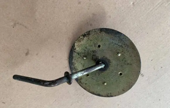 Mercedes-Benz W123 Spare wheel bolt 
