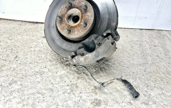 Volvo V50 Front wheel hub spindle knuckle 3M513K170