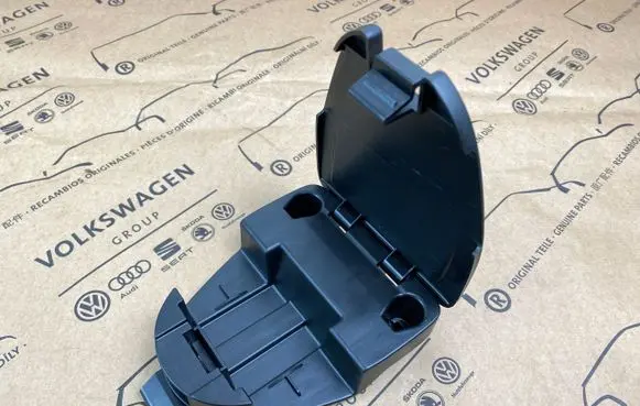 Audi A4 S4 B9 Engine bonnet (hood) release handle