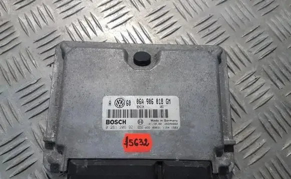 Volkswagen Golf IV Engine control unit/module 06A906018GM 026120692126SA6660