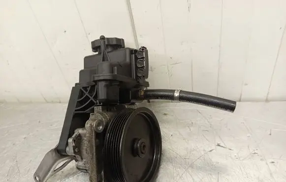 Mercedes-Benz C W204 Power steering pump 0064662601 LH2115670 W2115670