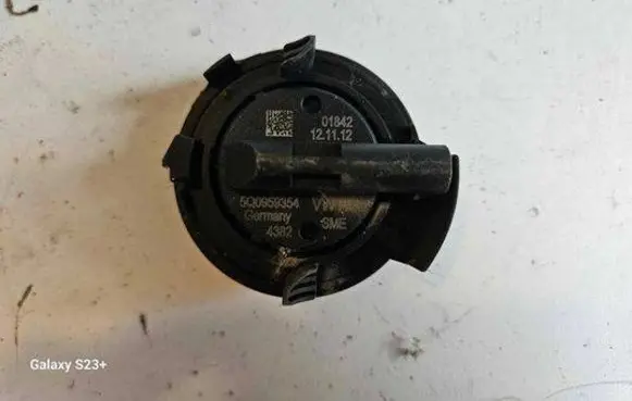 Volkswagen Golf VII Airbag deployment crash/impact sensor 5Q0959354