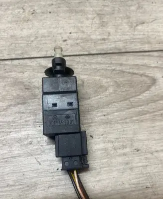 Mercedes-Benz A W169 Brake pedal sensor switch 0015452009